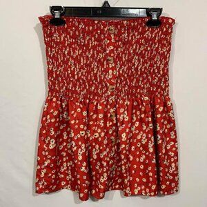 𝅺WOMAN’S peplum strapless floral top. Size Large. Red. New condition.